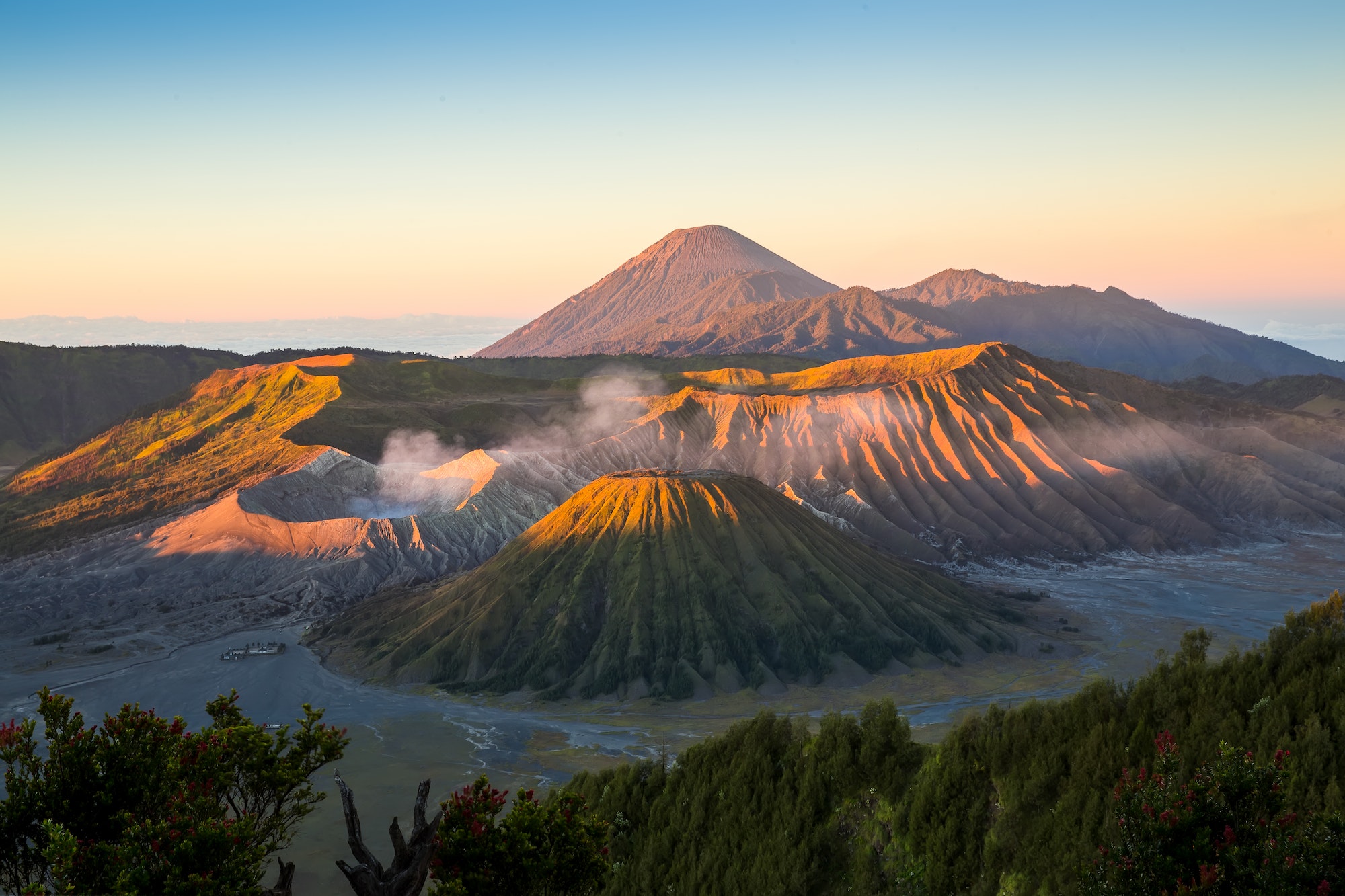 amazing-sunrise-in-mount-bromo.jpg