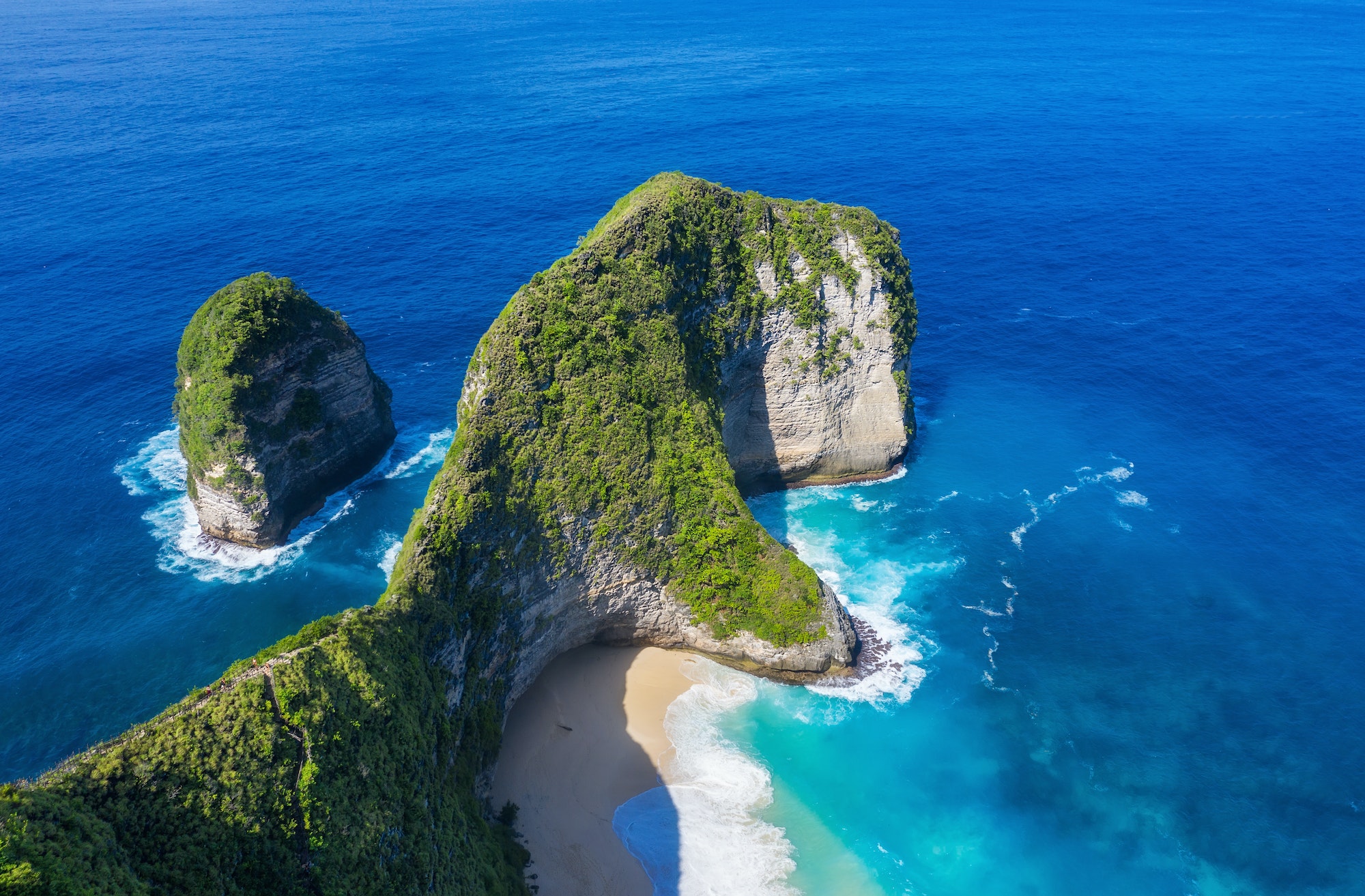 kelingking-beach-nusa-penida-bali-indonesia-1-1.jpg