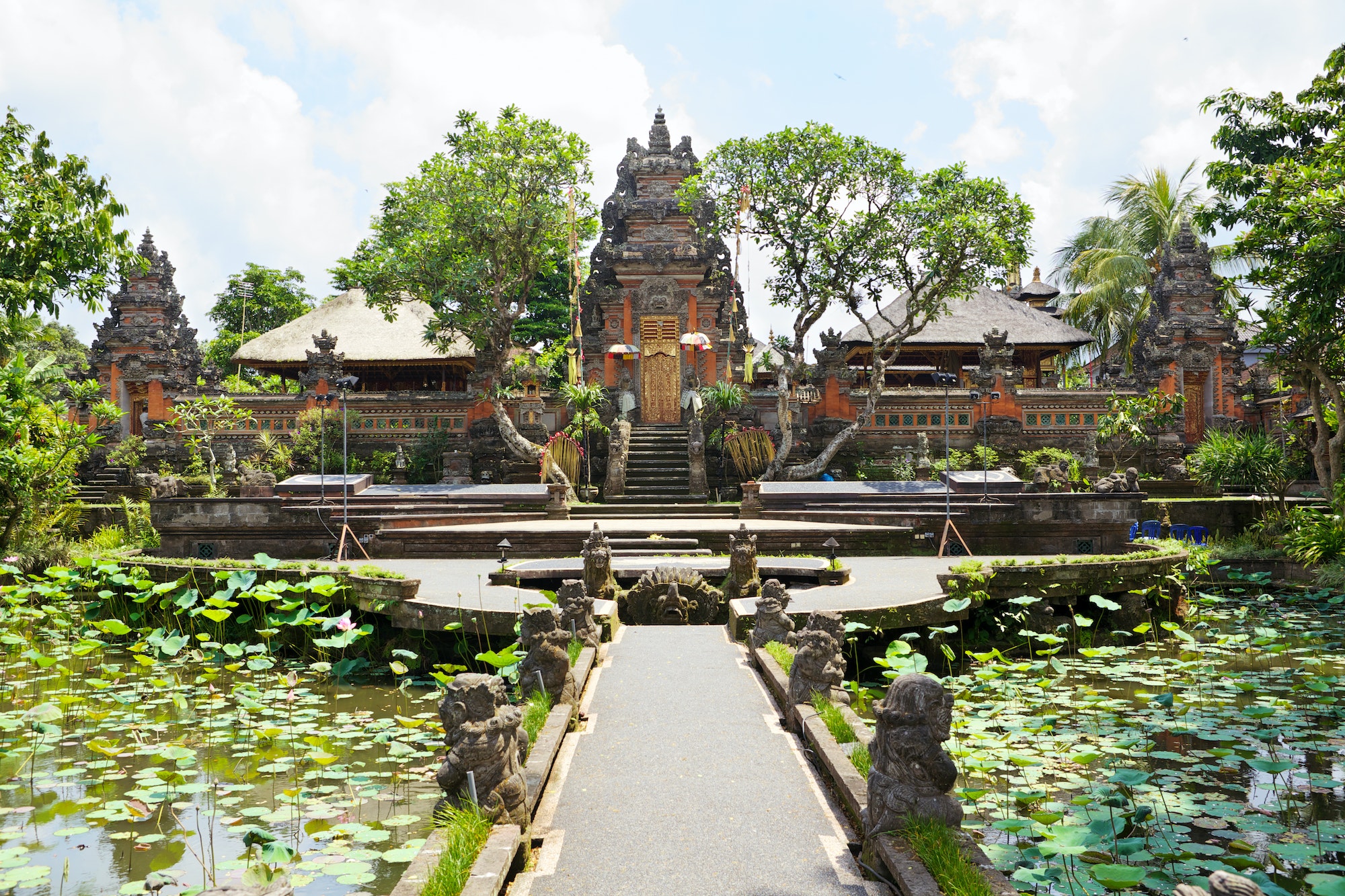 pura-taman-saraswati.jpg